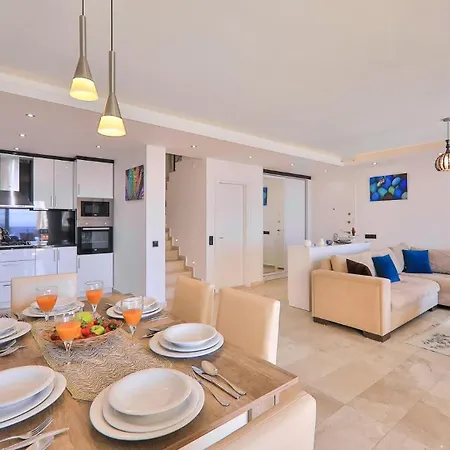 Villa 3 Bedroom - Close To The Center *