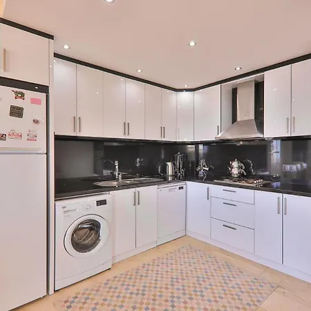 3 Bedroom - Close To The Center