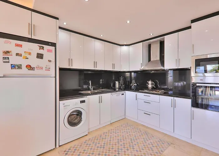 3 Bedroom - Close To The Center