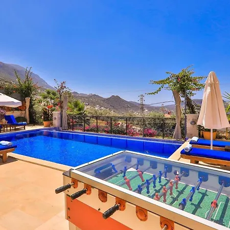 3 Bedroom - Close To The Center Villa *